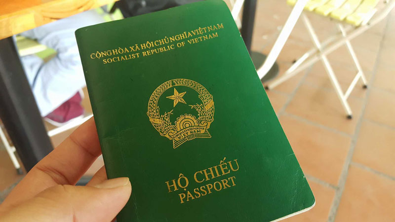 Dịch vụ làm passport nhanh Vạn Phát Gia