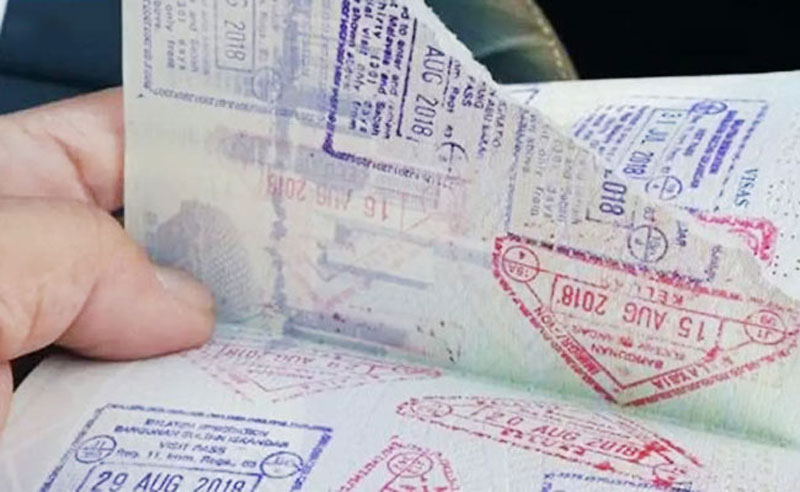 Cùng tìm hiểu về ảnh hộ chiếu và những yêu cầu cần thiết để chuẩn bị cho quá trình làm hộ chiếu của bạn. Xem ảnh minh họa để biết thêm chi tiết về cách chụp ảnh hộ chiếu đẹp và gợi cảm hứng cho chuyến đi của mình.